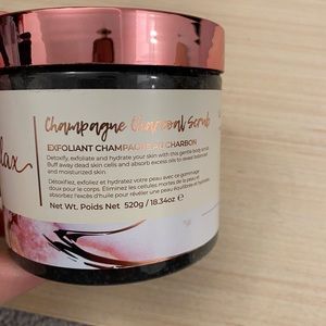 Manna Kadar Relax Champagne Charcoal Scrub